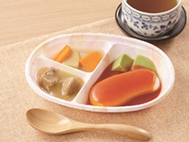 栄養バランスの食事 料理 きちんと栄養が計算された食事を提供しています。健康を維持するための工夫がされています。