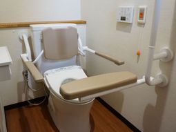 バリアフリー設計トイレ