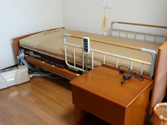 調整可能なベッドの居室