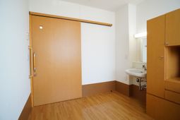 洋室の清潔な居室