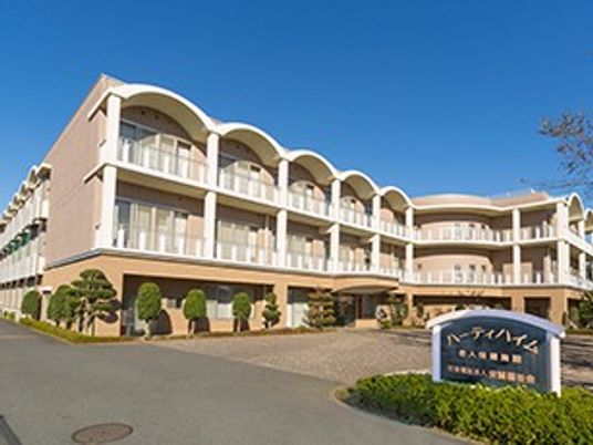 建物外観と看板  