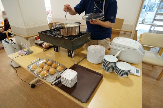 手作り料理の調理シーン