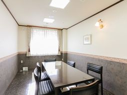 明るいダイニングスペース