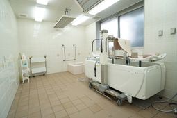 清潔な浴室設備