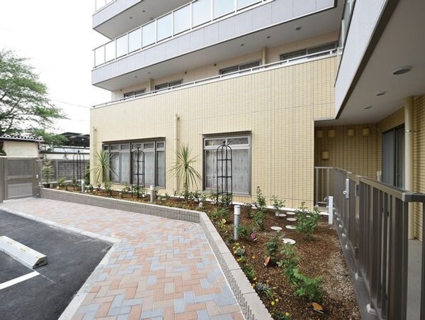 清潔感のある建物の外観