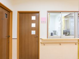 ナースステーションの廊下