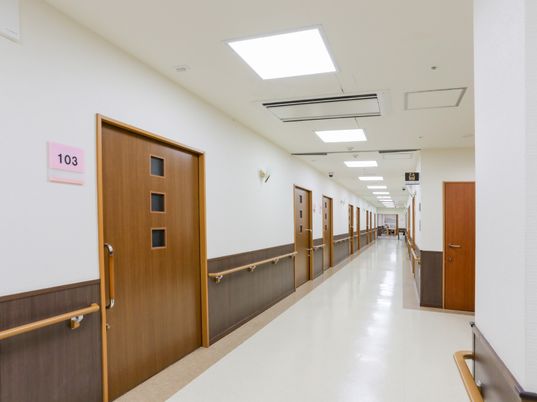 清潔で明るい廊下