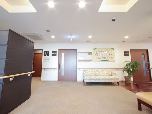 明るく広々したロビー