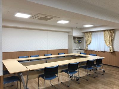 明るい会議の場