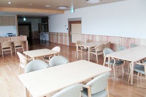 明るい居室の一角