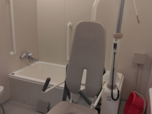 浴室の入浴用椅子  
