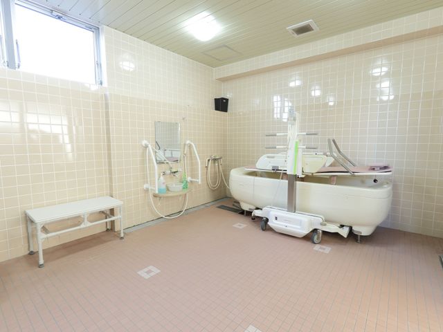 ゆったりとした浴室
