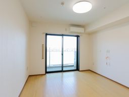 広々とした明るい居室