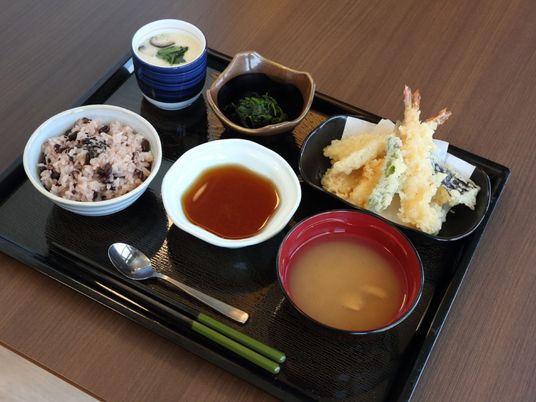 和食スタイルの健康的な食事