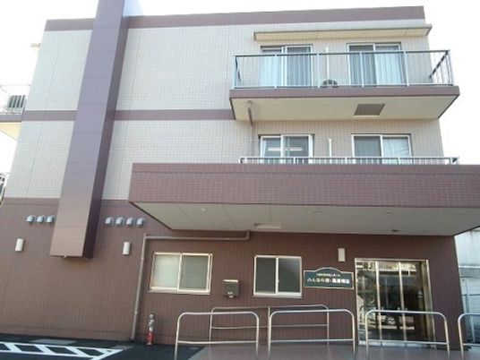 清潔感ある建物入口