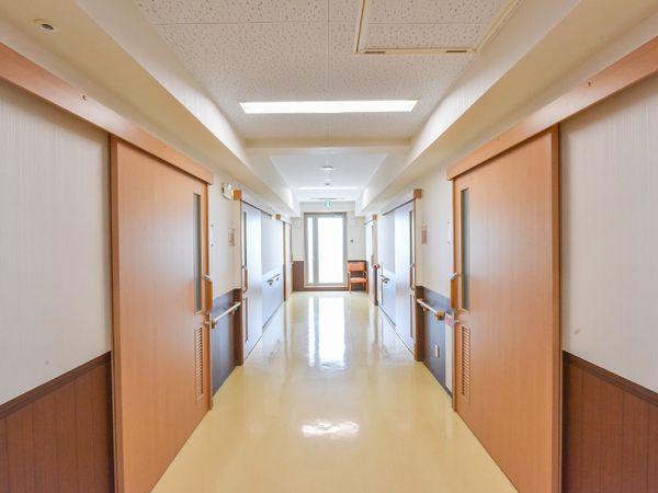 きれいな廊下の光景