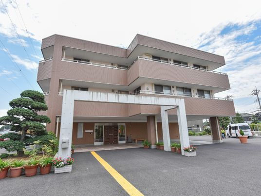 清潔感のある建物の外観
