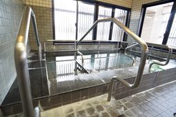 明るい浴室の様子