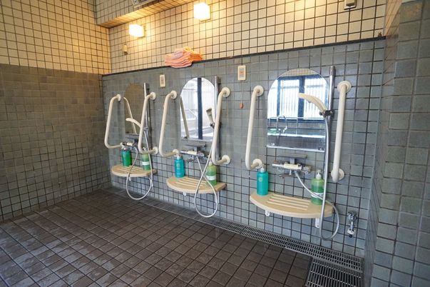 手すり付き浴室