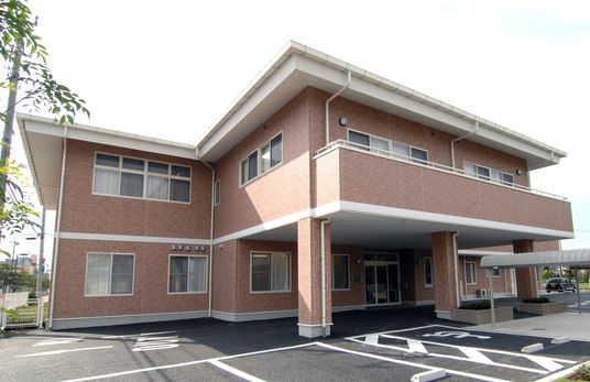 落ち着いた雰囲気の外観