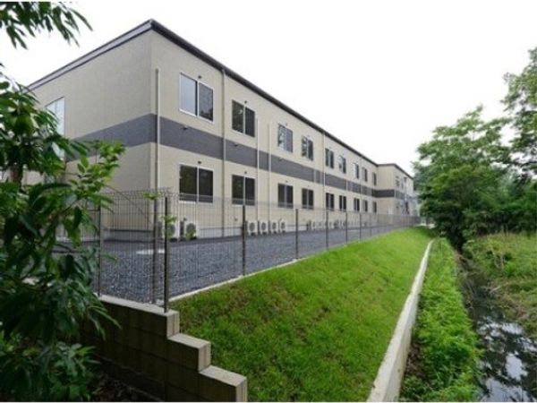 清潔な外壁の建物外観