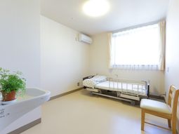 明るい居室の一角