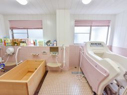 ケア施設の浴室設備