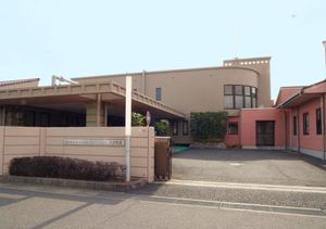 車椅子対応の出入口