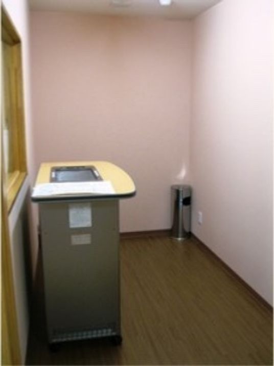 シンプルな居室コーナー