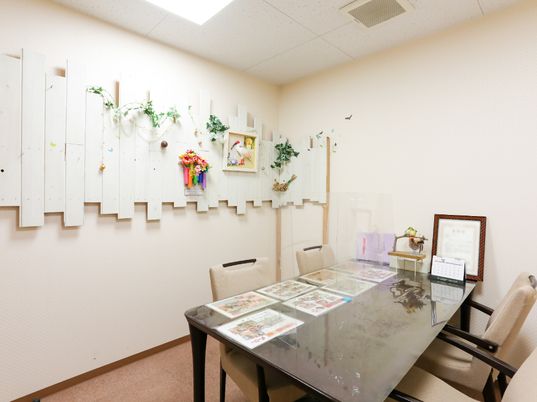 癒しの装飾が施された空間