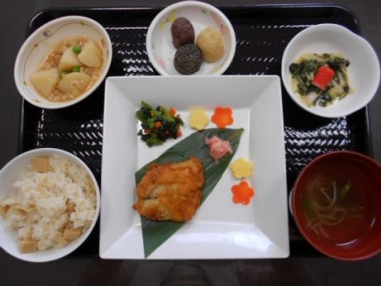 彩り豊かな食事セット