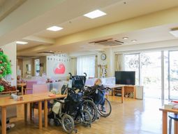 広々とした明るい共有空間