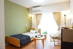 明るい居室の一角