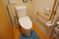 サムネイル 施設の写真 バリアフリー化され、L型手すりが取り付けられているトイレ