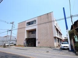 近代的な建物エントランス