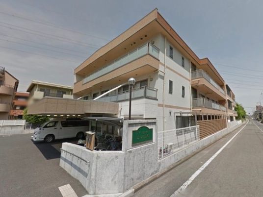 広々とした明るい外観