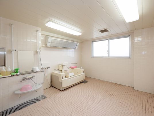 清潔な洗面・浴室設備