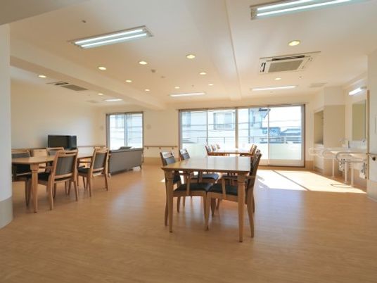 明るく清潔な共用スペース
