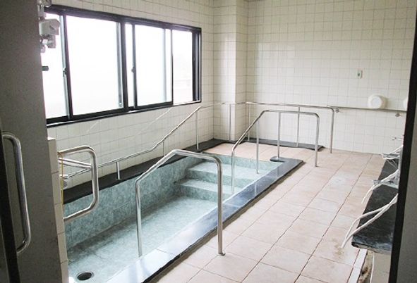 窓がある浴室
