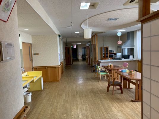 広々した廊下