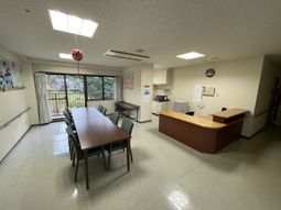 開放的なラウンジ