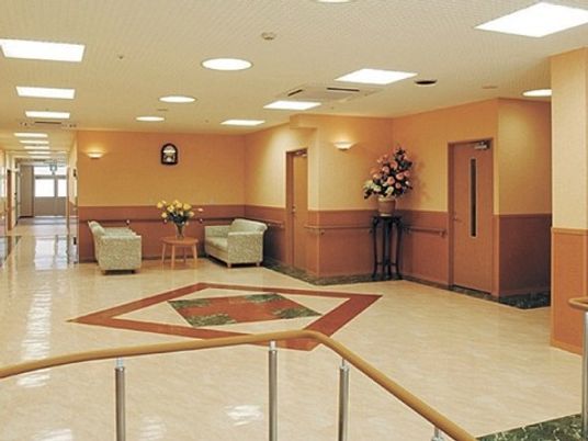 温かみのあるロビー風景
