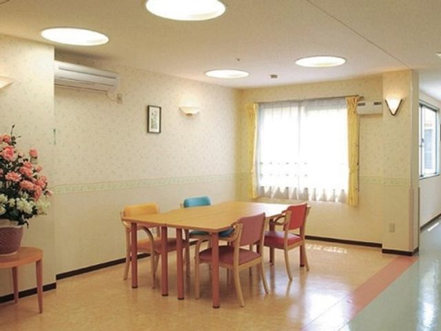 明るい空間の食堂