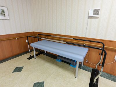 機能訓練用のベッド