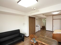 広々とした居室の光景