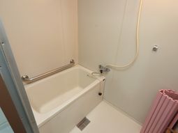 清潔感あふれる浴室