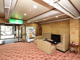 和風の広いロビー空間