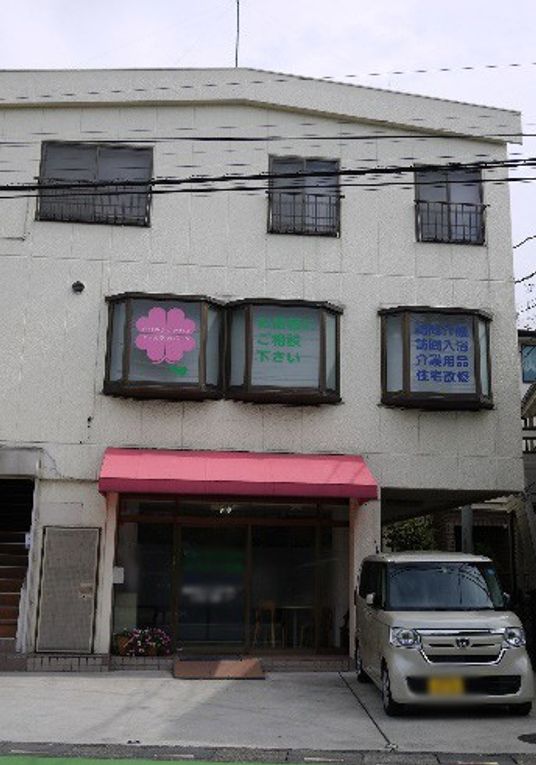 静かな住宅街の建物