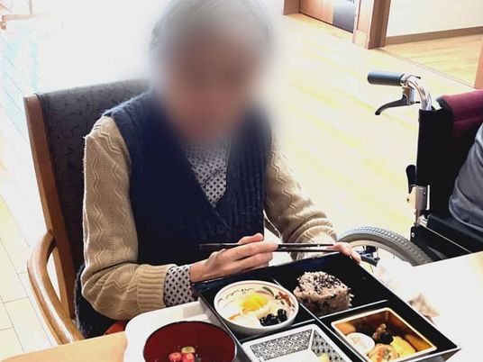 食事を楽しむ様子