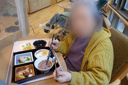 温かな食事の風景